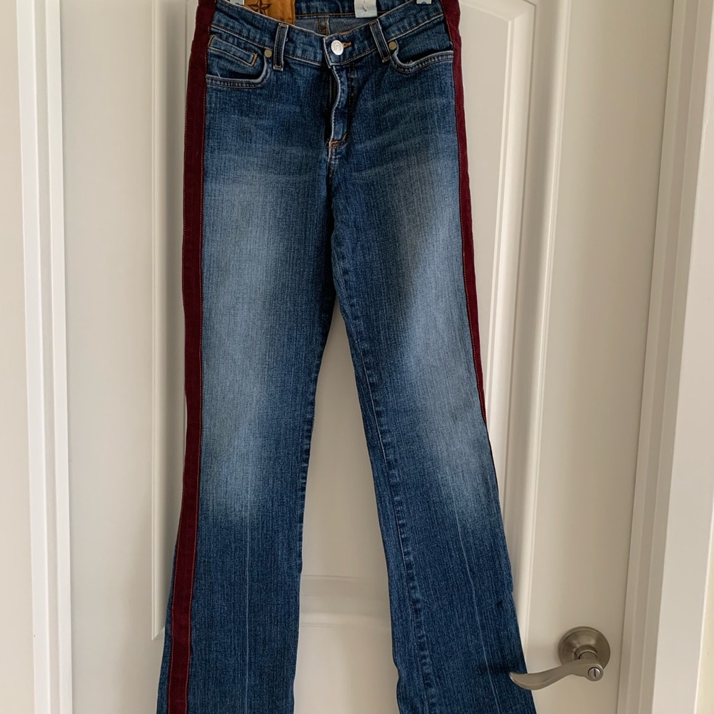 Rock & Republic Blue Jeans with Burgundy Stripe